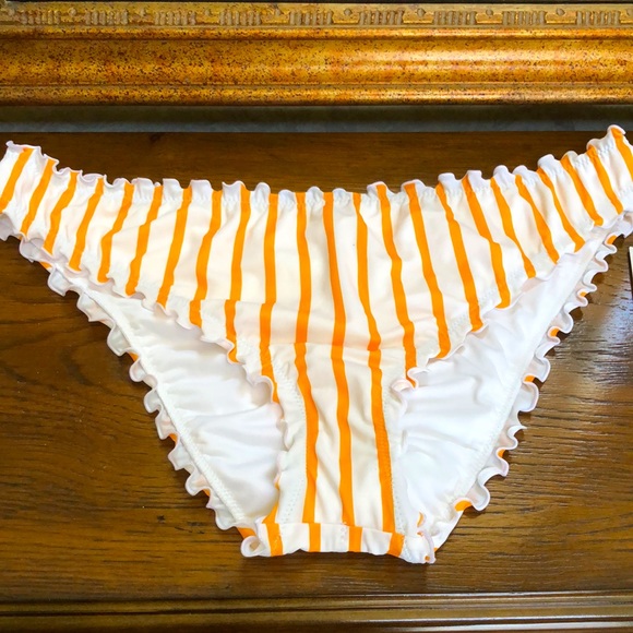 New Women’s striped bikini bottom. Size XL (16-18). Orange/white. Ruffled edge. - Picture 11 of 11